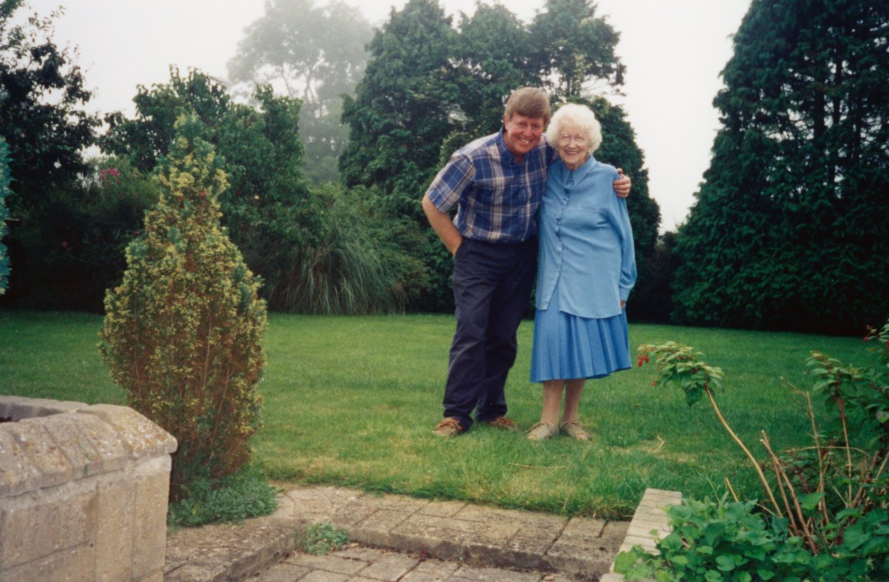 AandM visiting his Mom after his Dad passed 2